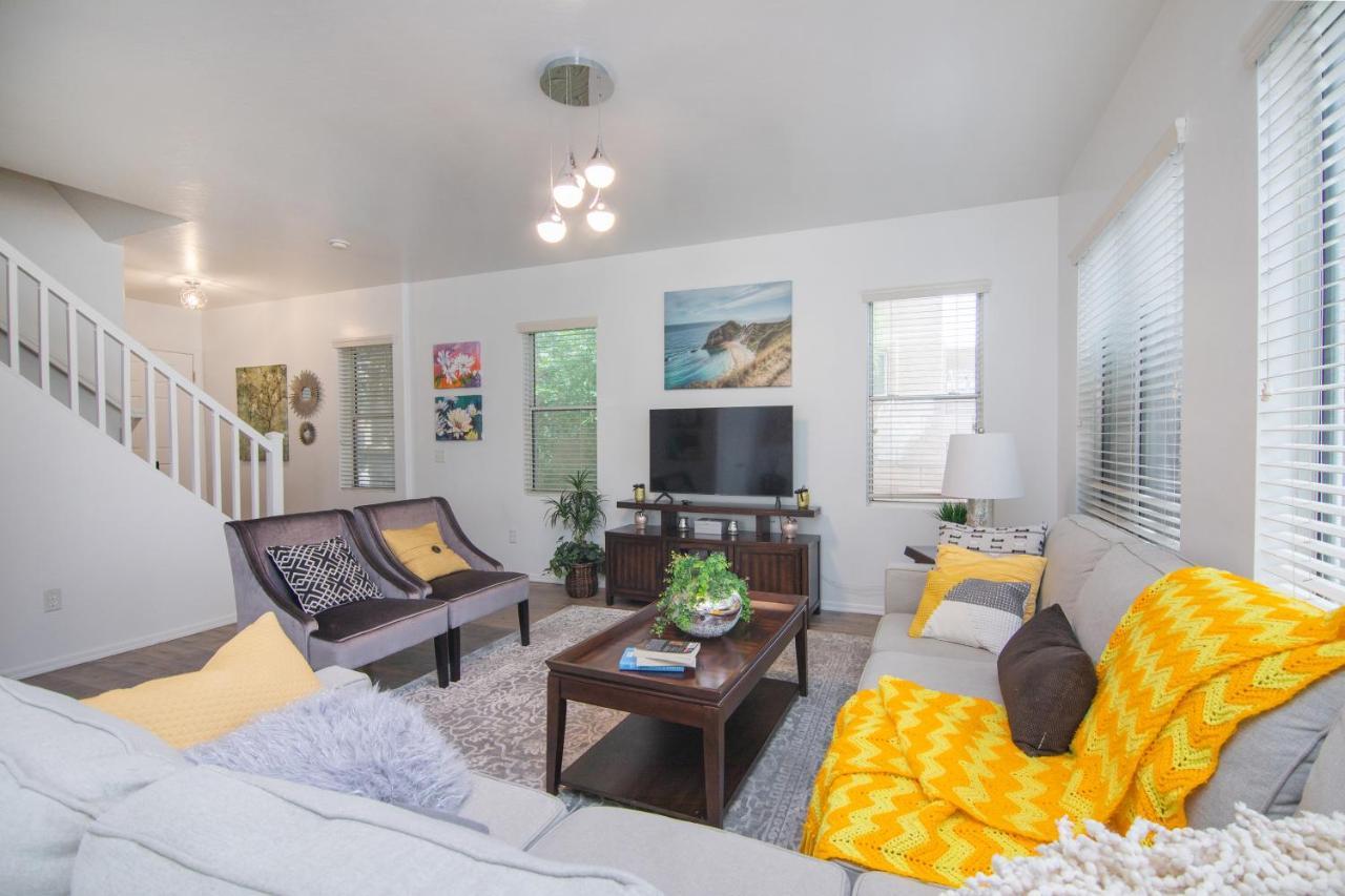 Stylish Home Phoenix - Low Rates Now! Exterior foto